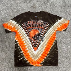 CLEVELAND Browns Tie Dye Tee 

Size: Men’s XL  
(true to size)
